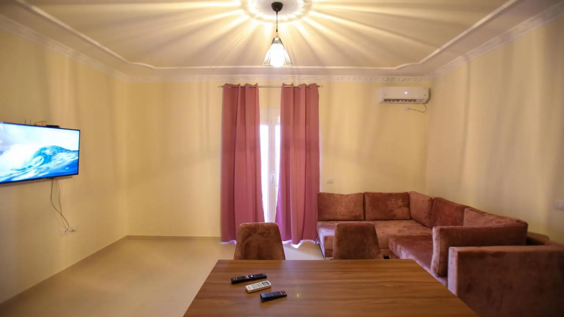 Oasis Residence Vlorë 0*,  Albánie